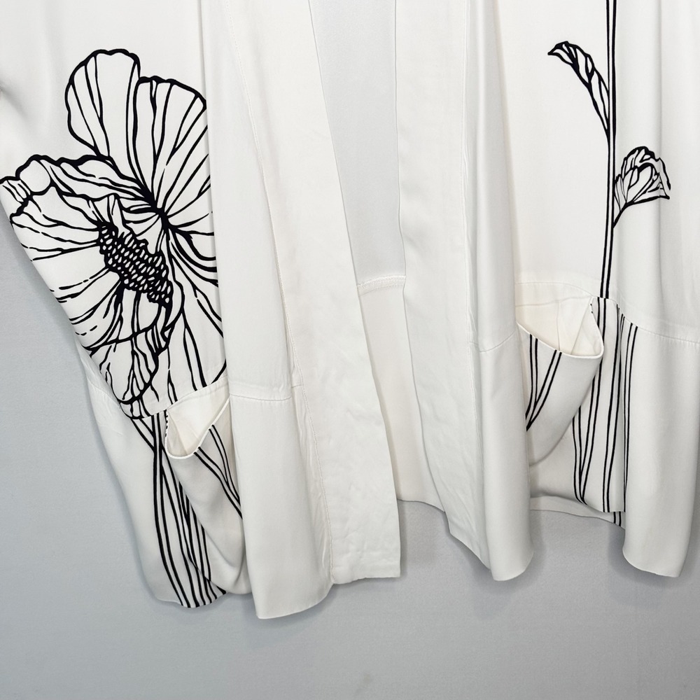 Heidi Daus Kimono Tunic Topper White Black Floral Poppy Pockets Size 3X - Picture 7 of 13